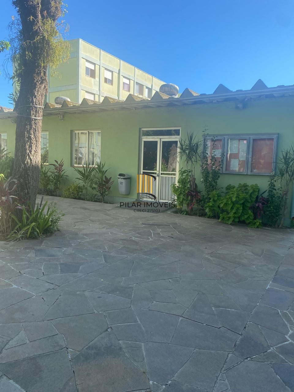 Apartamento com 02 dormitórios, Bairro Camaquã, Porto Alegre/RS