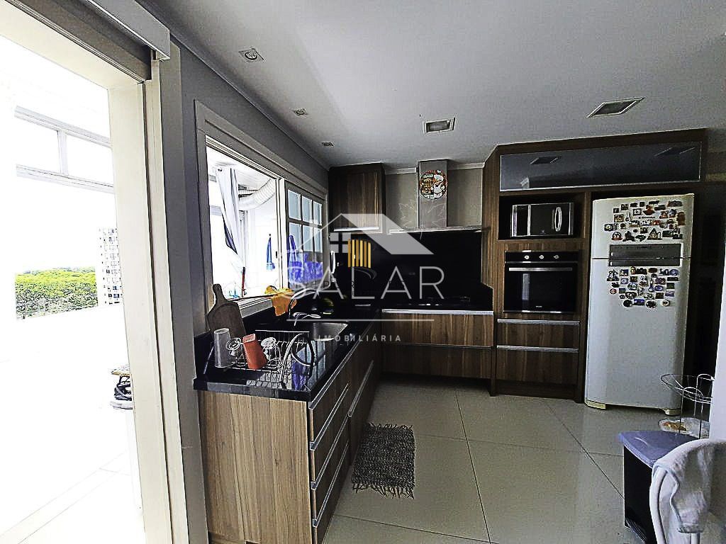 Apartamento de 02 dormitórios, no Bairro Menino Deus, Porto Alegre/RS