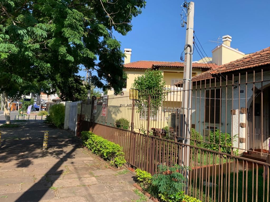 Casa na Av. Assis Brasil, Bairro Passo da Areia, Porto Alegre/RS