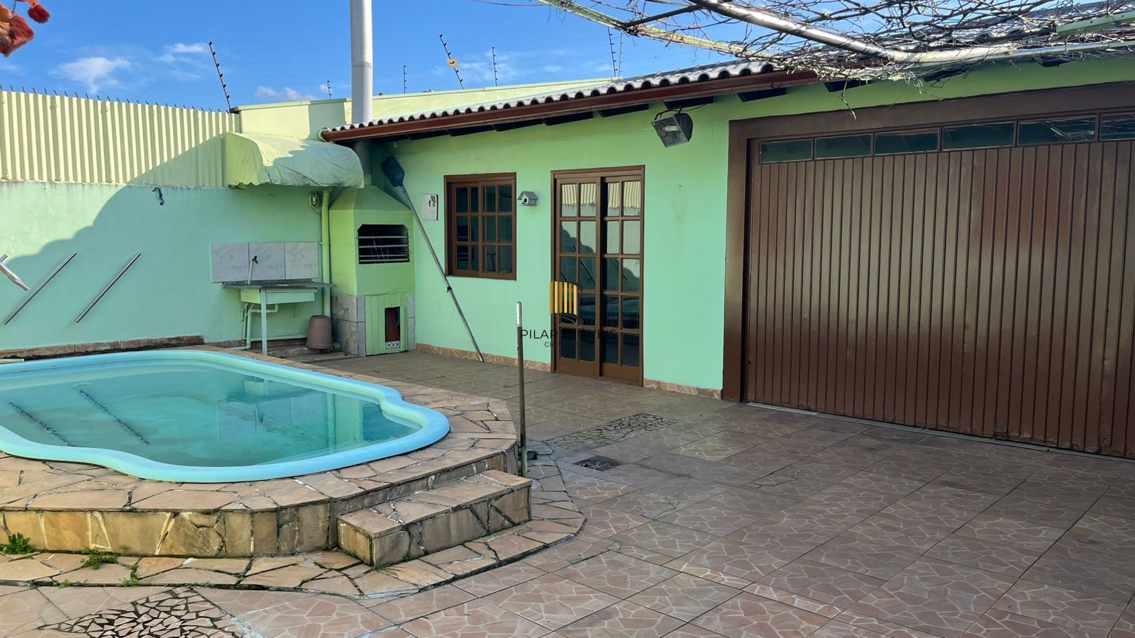 Casa com piscina, Santa Fé, zona Norte de Porto Alegre, Rio Grande do Sul - Pilar Imóveis