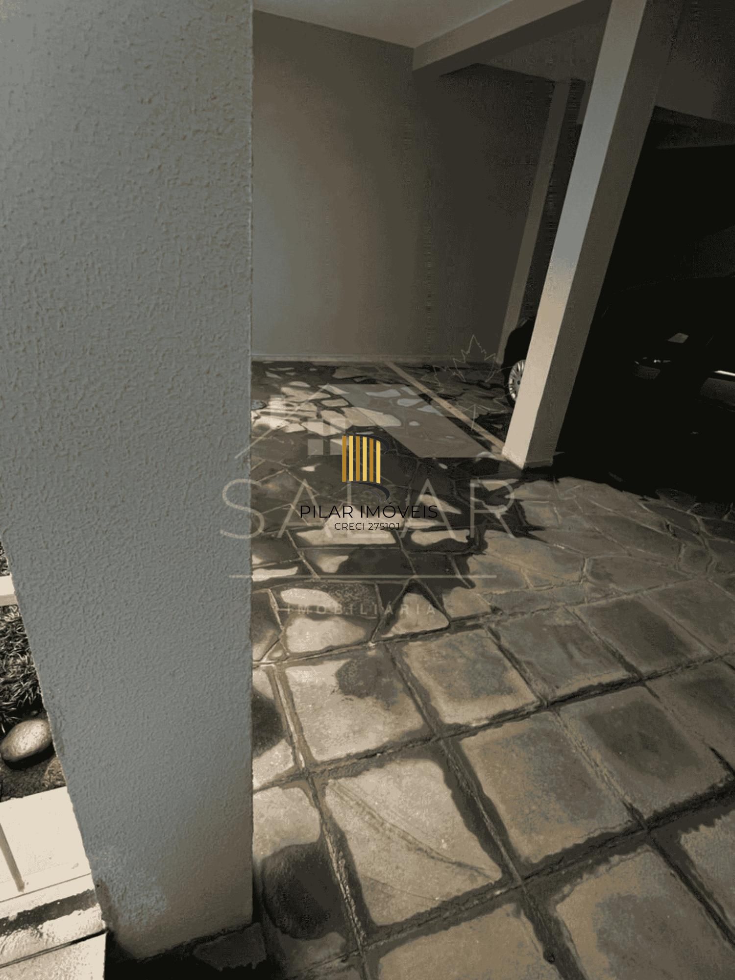 Em busca de um novo lar aconchegante e bem localizado? Apresentamos este encantador apartamento residencial no coração do bairro Partenon, em Porto Alegre, Rio Grande do Sul. Com 1 quarto, 1 banheiro e 1 vaga de garagem, este imóvel desocupado e financiável é ideal para quem busca praticidade e conforto.