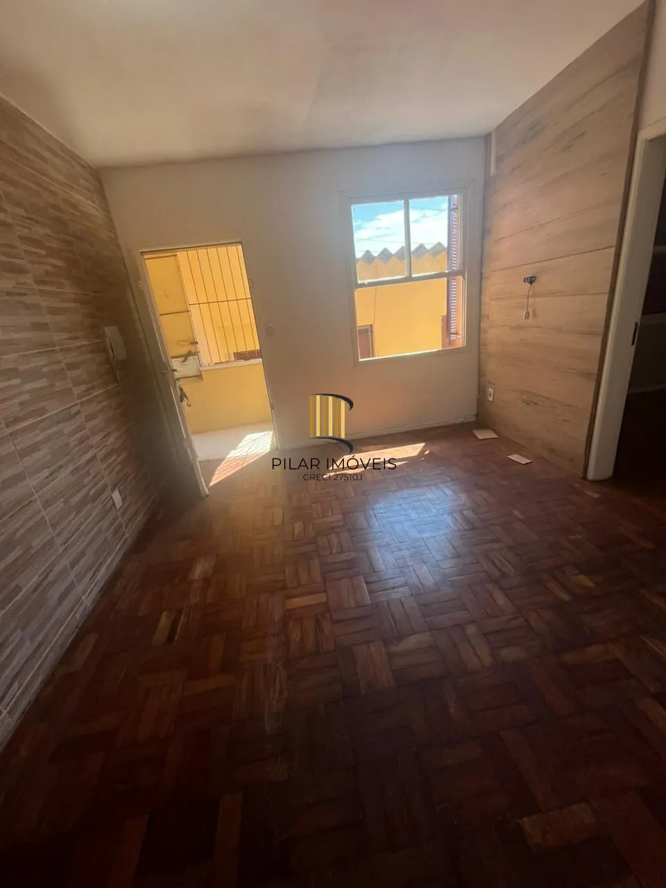 Apartamento 2 Dormitórios Reformado com Localização Imbatível