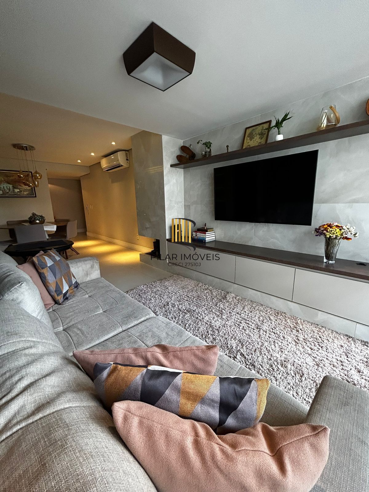 Amplo Apartamento de 183m² na Anita Garibaldi com 2 Vagas, Depósito e Projeto para Cobertura