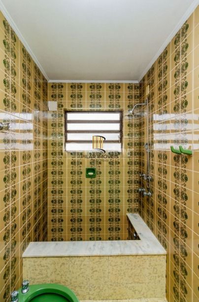 Casa em ótima localização, com 201m², Bairro Medianeira, Porto Alegre/RS