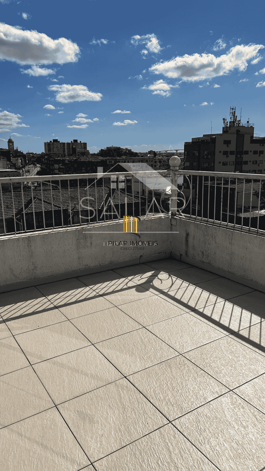 Cobertura com 03 dormitórios, Bairro Passo da Areia, Porto Alegre/RS