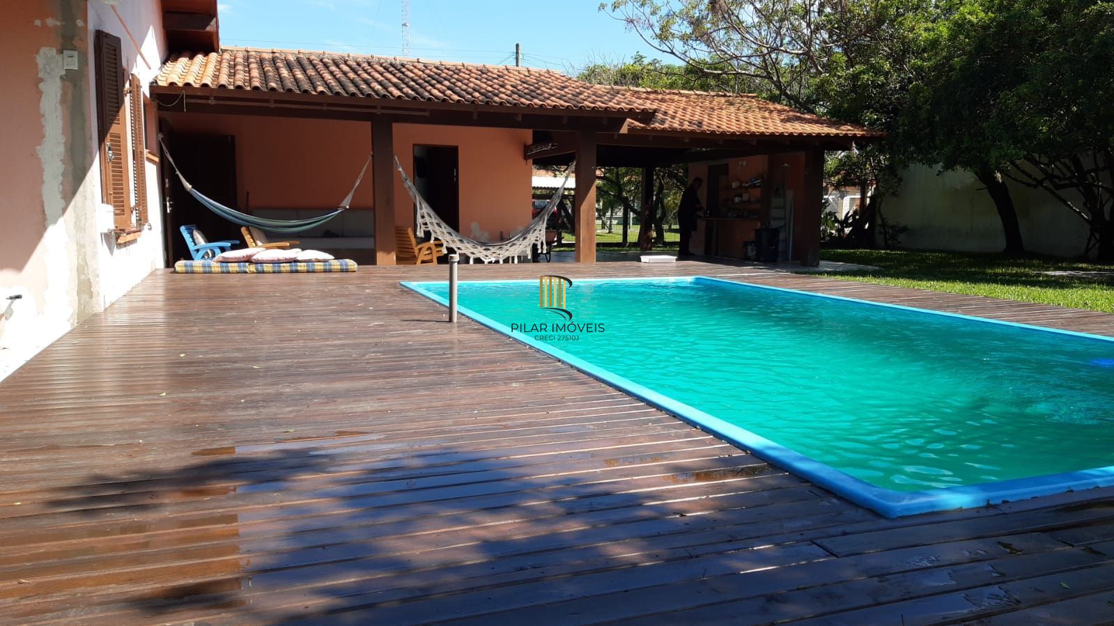 Casa com Piscina e Espaço Gourmet à Venda em  – 3 Dormitórios | Mariluz Plano D