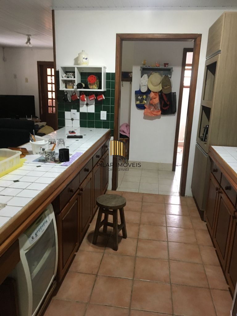 Casa com Piscina e Espaço Gourmet à Venda em  – 3 Dormitórios | Mariluz Plano D