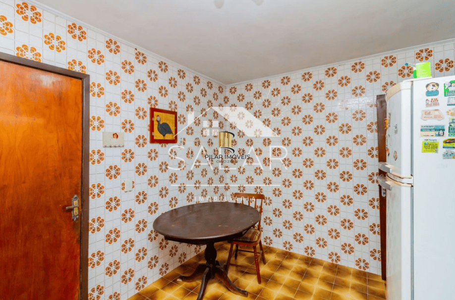 Casa em ótima localização, com 201m², Bairro Medianeira, Porto Alegre/RS