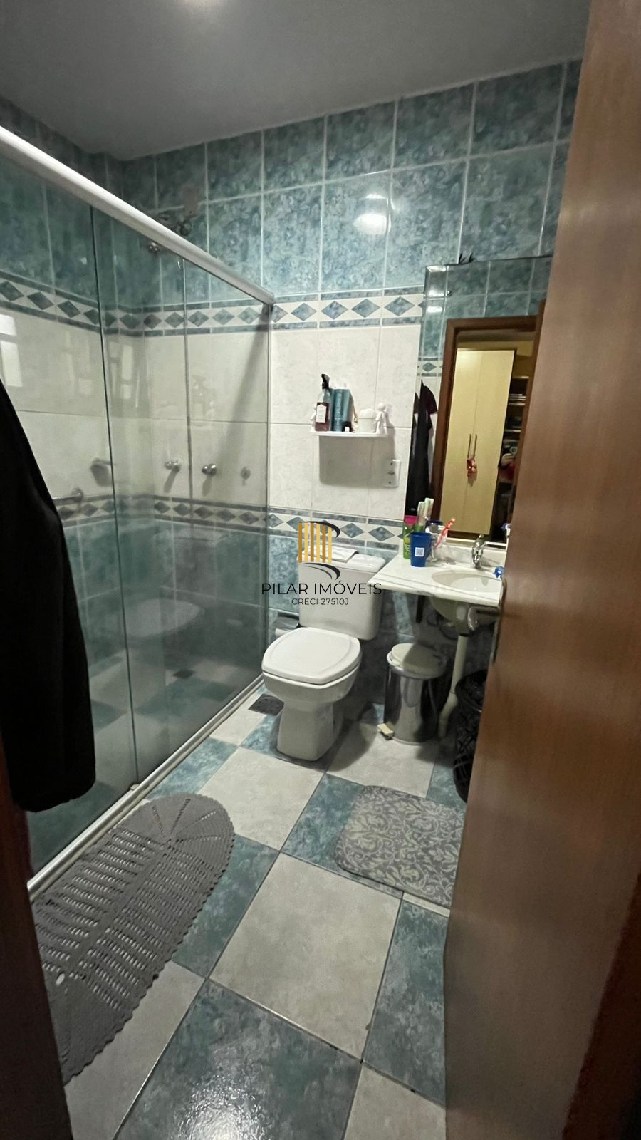 Sobrado Imponente com 4 Andares e 230m² – Garden Privativo e Lareira | R$ 1.480.000