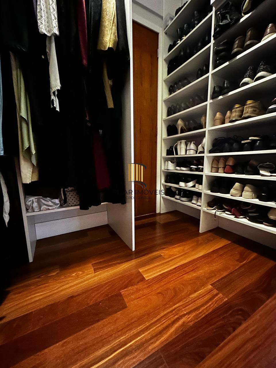 Amplo Apartamento de 183m² na Anita Garibaldi com 2 Vagas, Depósito e Projeto para Cobertura