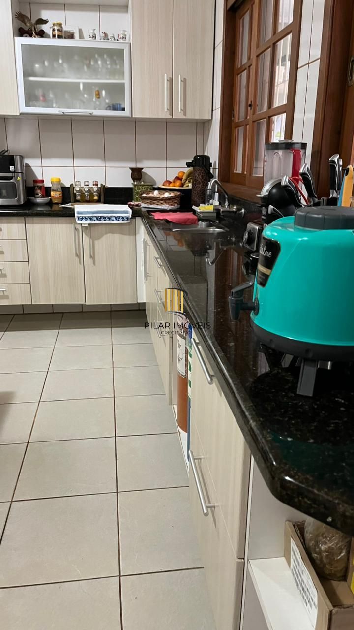 Sobrado Imponente com 4 Andares e 230m² – Garden Privativo e Lareira | R$ 1.480.000