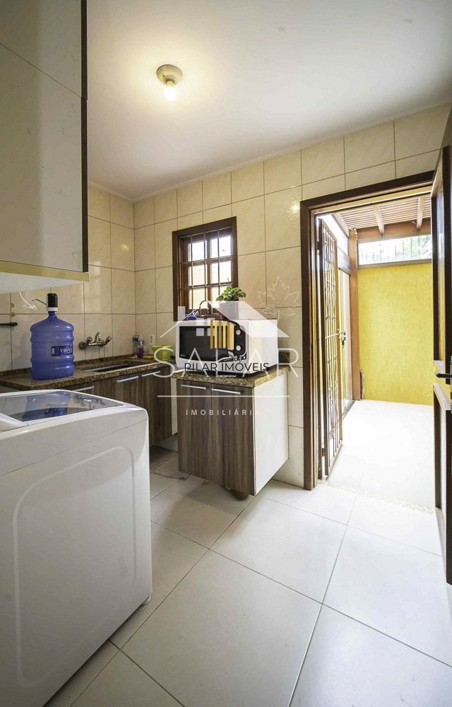 Casa com 02 pavimentos, 03 dormitórios, Bairro Intercap, Porto Alegre, Rio Grande do Sul