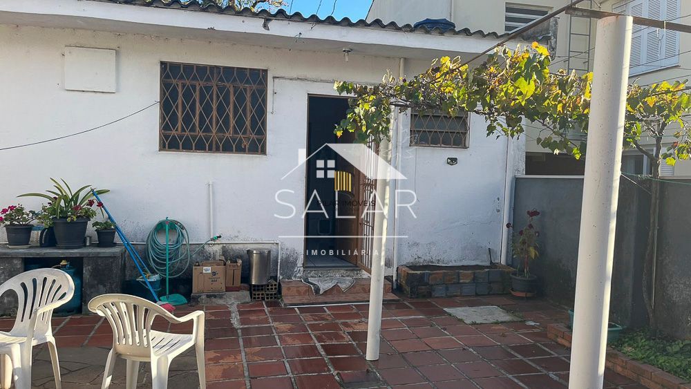 Terreno com duas casas no pátio, Bairro Teresópolis, Porto Alegre, Rio Grande do Sul