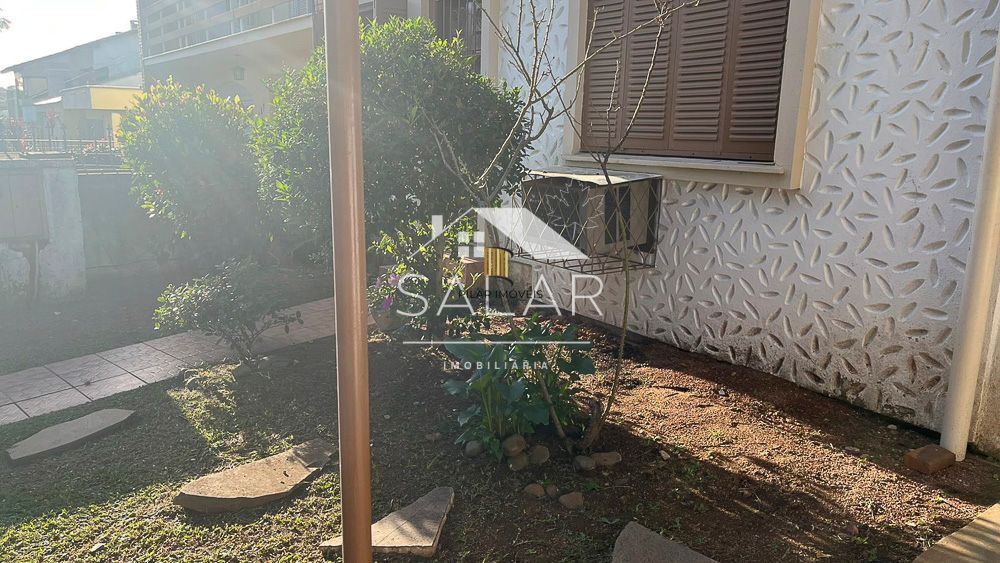 Terreno com duas casas no pátio, Bairro Teresópolis, Porto Alegre, Rio Grande do Sul