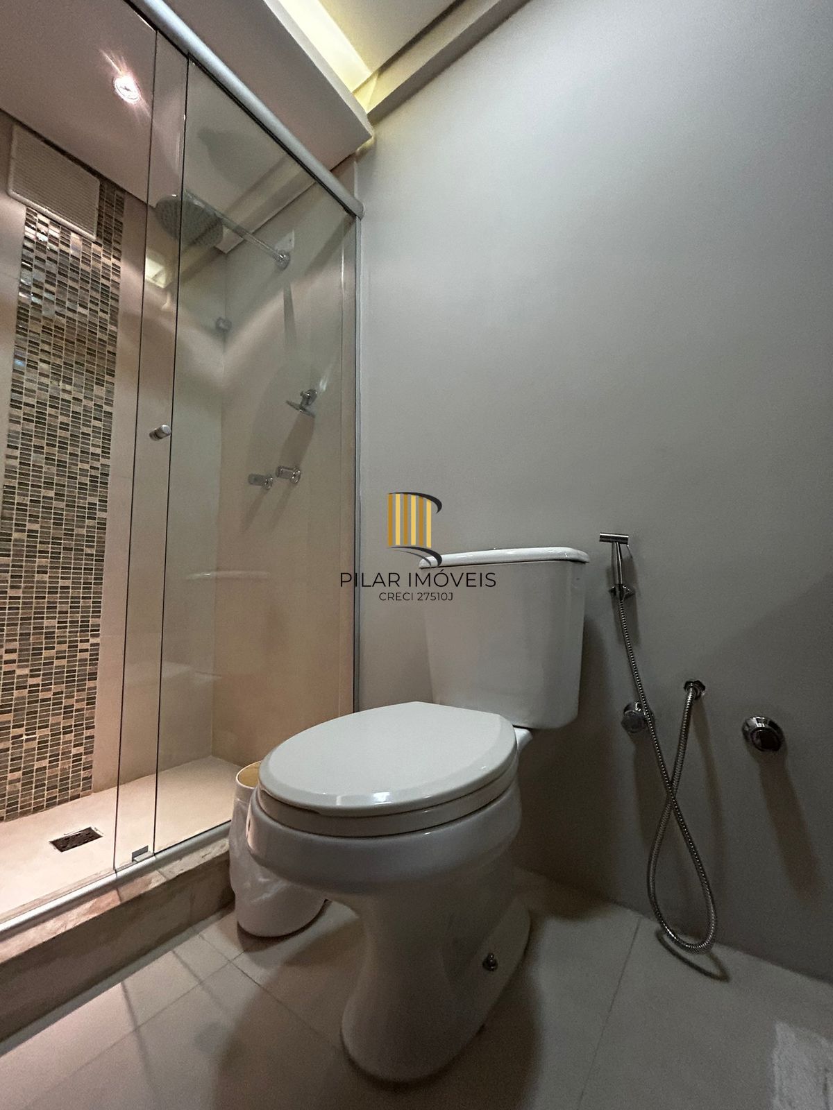 Amplo Apartamento de 183m² na Anita Garibaldi com 2 Vagas, Depósito e Projeto para Cobertura