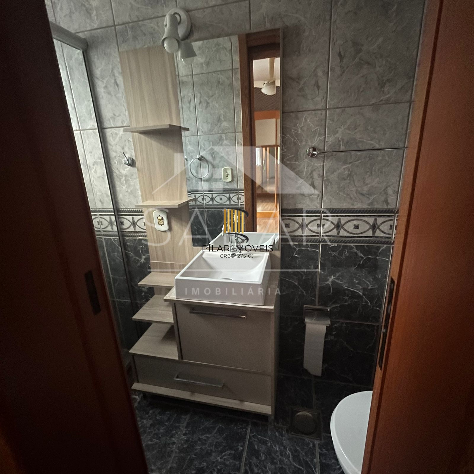 Excelente JK semimobiliado, bairro Passo da Areia, Porto Alegre/RS