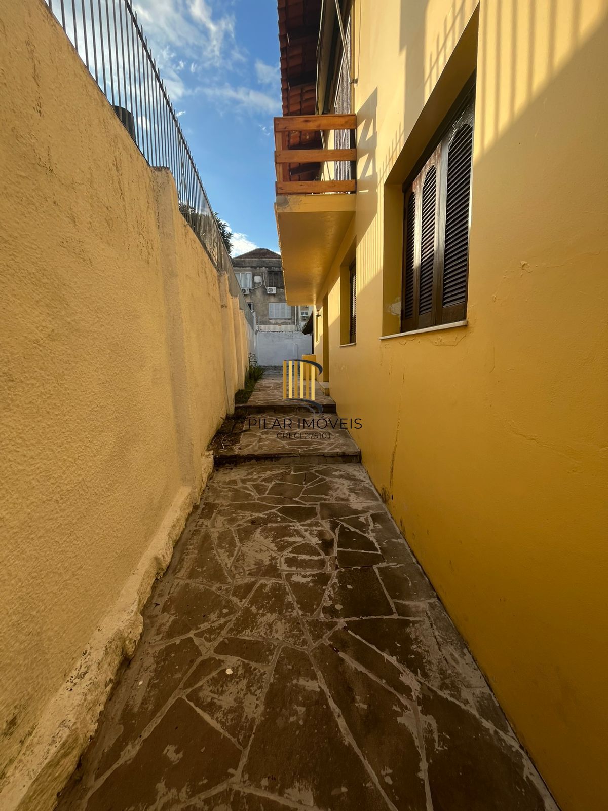 Casa ampla com potencial residencial e comercial | 220m² | Porto Alegre, Rio Grande do Sul