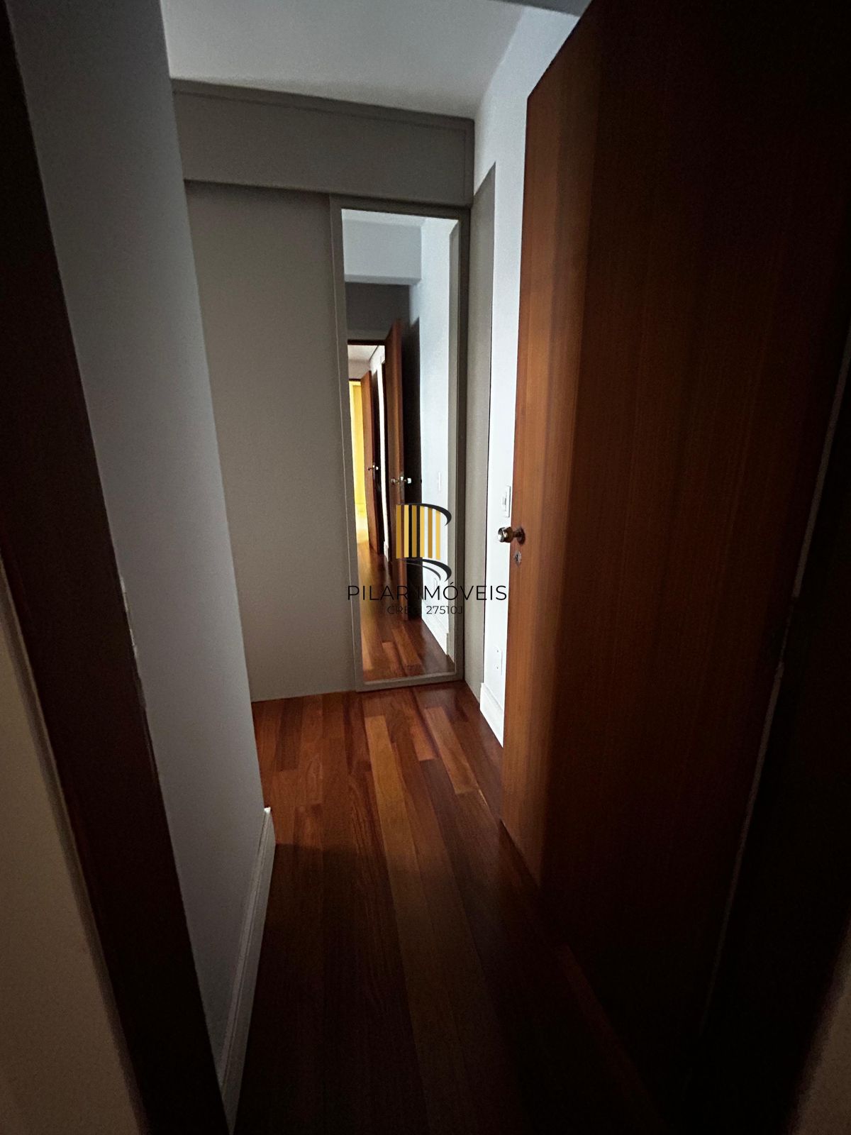 Amplo Apartamento de 183m² na Anita Garibaldi com 2 Vagas, Depósito e Projeto para Cobertura