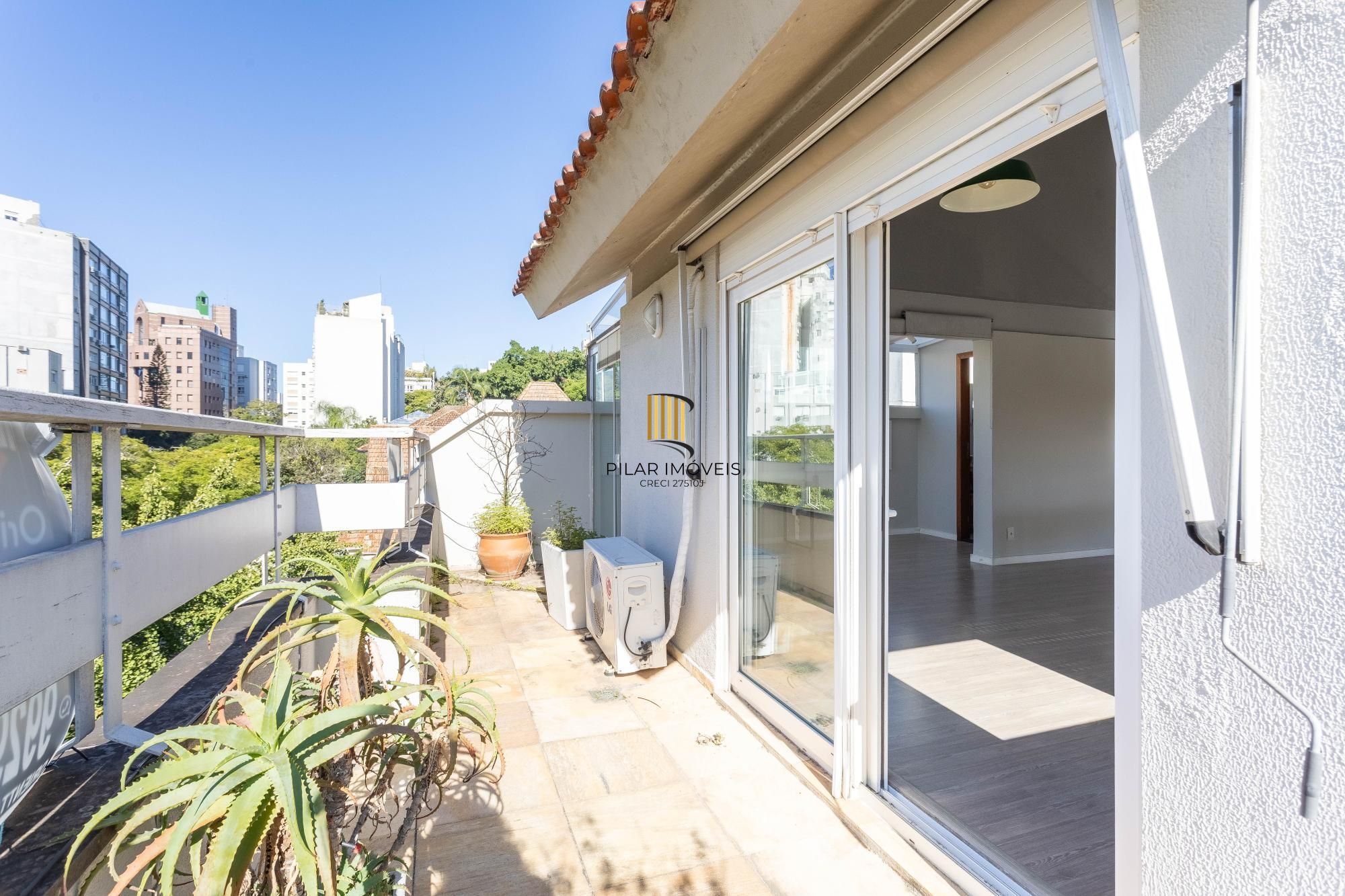 Cobertura na Dinarte Ribeiro/2 Dorm. Suíte/ No coração do Moinhos de Vento