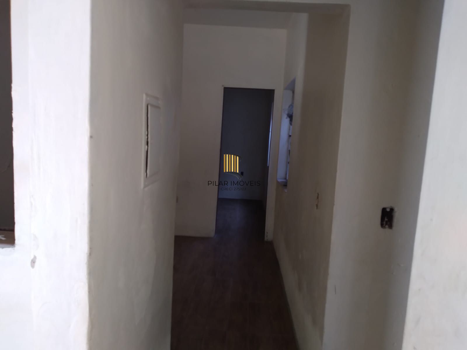 Casa com 2 dorm.  de  alvenaria em região arborizanada.