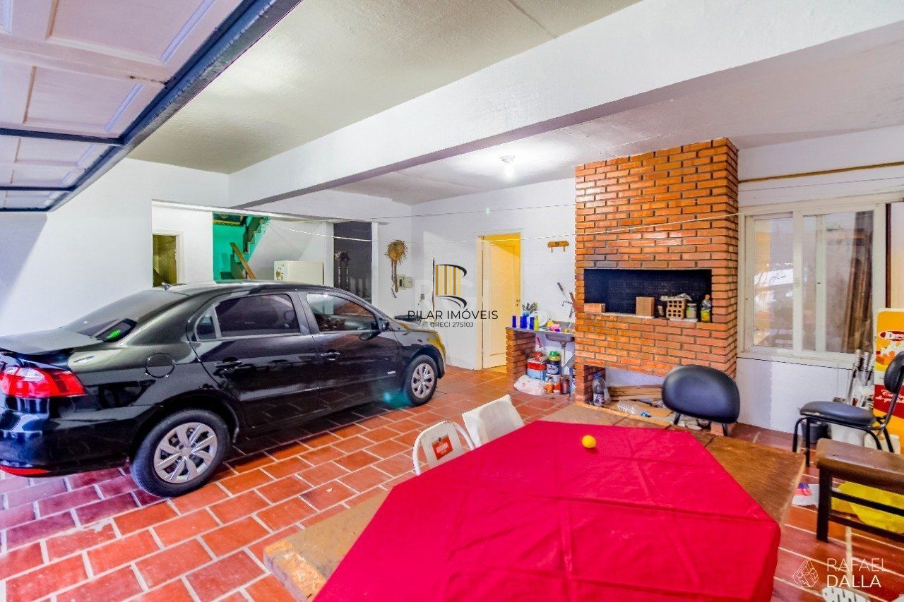 Casa para Venda - 249m², 5 dormitórios, sendo 1 suites, 4 vagas - Chácara das Pedras