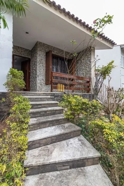 Casa / 3 Dormitórios / 1 Suíte / 3 Vagas / Churrasqueira / Piscina / Jardim Planalto / Jardim Itu / Porto Alegre / RS