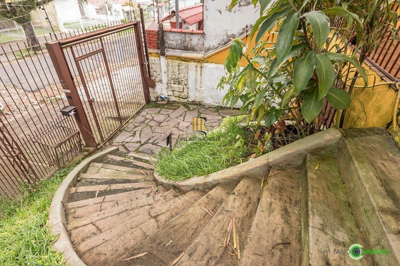 Casa para Venda - 168m², 3 dormitórios, sendo 1 suites, 3 vagas - Medianeira