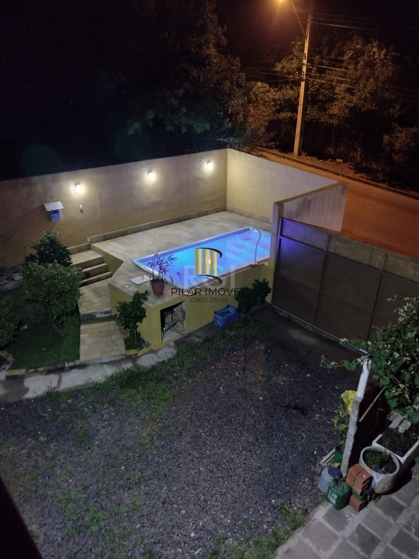 Casa para Venda - 0.18m², 2 dormitórios, sendo 2 suites, 3 vagas - Lomba do Pinheiro