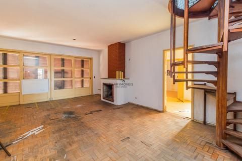 Oportunidade Única: Casa para Fins Residencial ou Comercial em Local Estratégico!