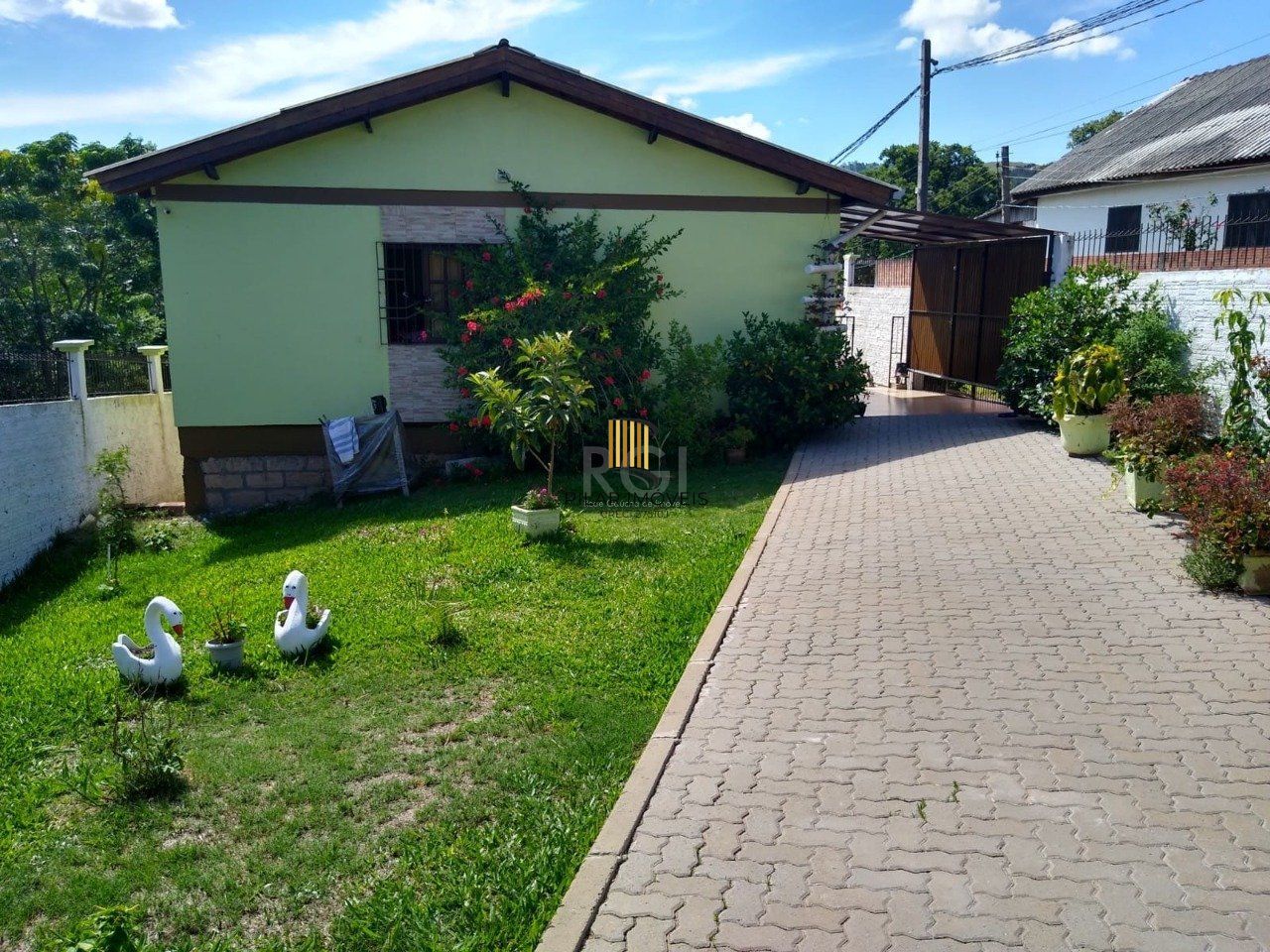 Casa para Venda - 260m², 3 dormitórios, 2 vagas - Belém Velho - Pilar Imóveis