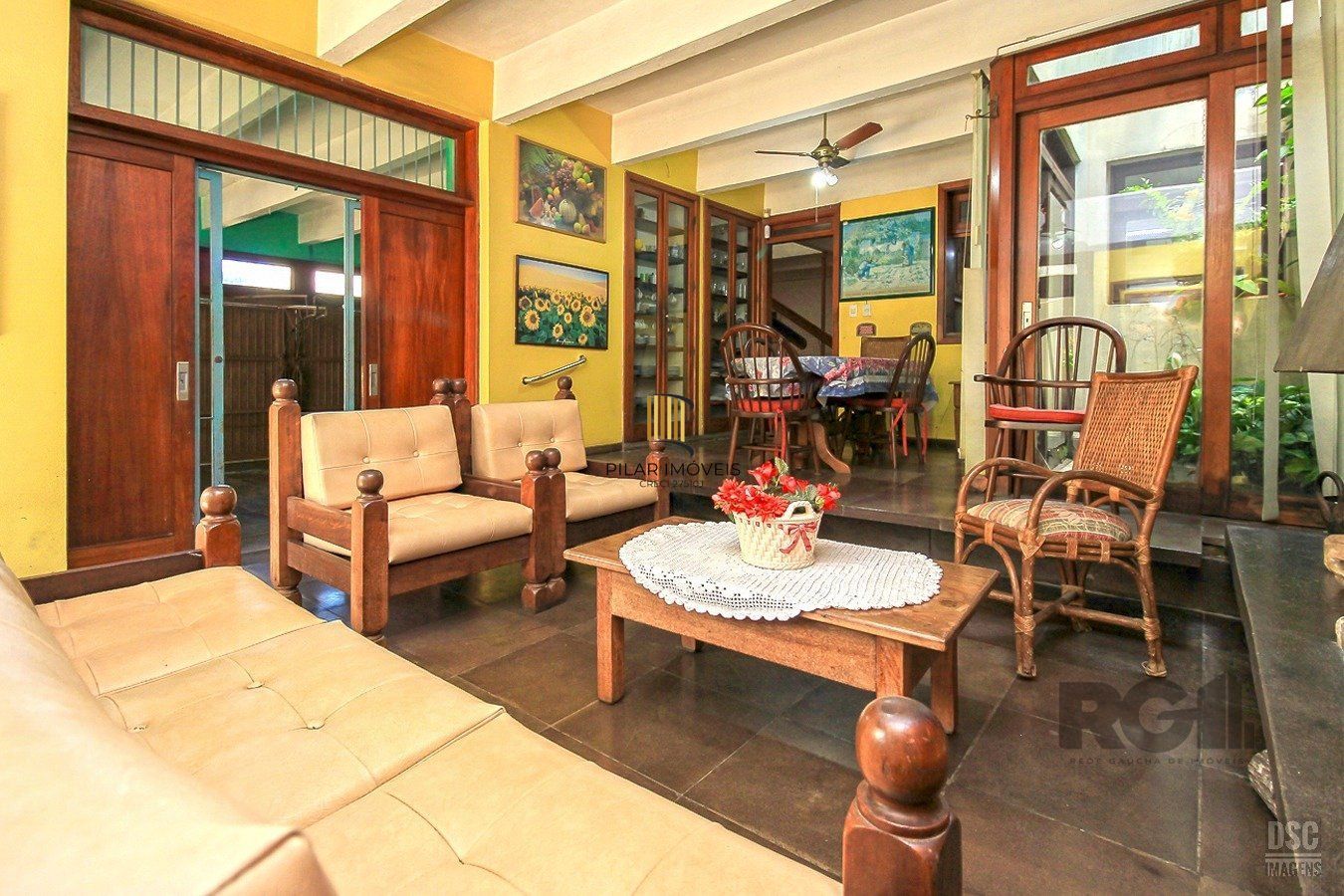 Casa 4 dormitórios no bairro Petrópolis
