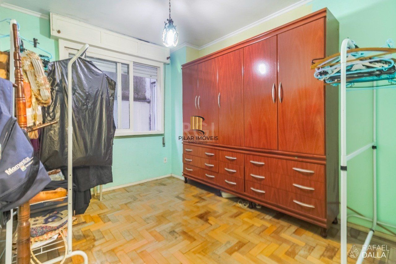 Casa para Venda - 249m², 5 dormitórios, sendo 1 suites, 4 vagas - Chácara das Pedras