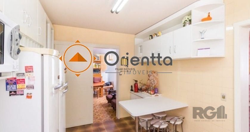 Casa 4 dormitórios no bairro Chácara das Pedras