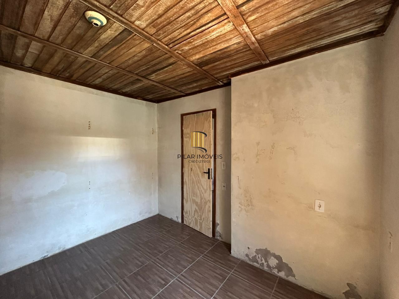 CASA COM 2 DORMITÓRIOS NO  BAIRRO FARRAPOS