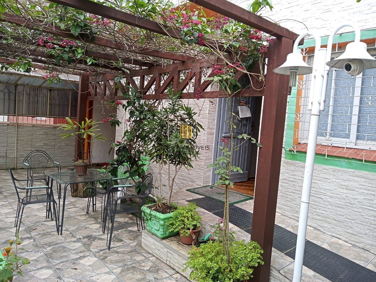 Casa para Venda - 268m², 16 dormitórios, 2 vagas - São Geraldo