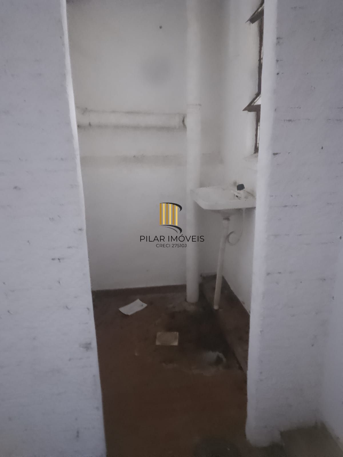 Box a venda no Bairro Rio Branco/ Com potencial para comercio