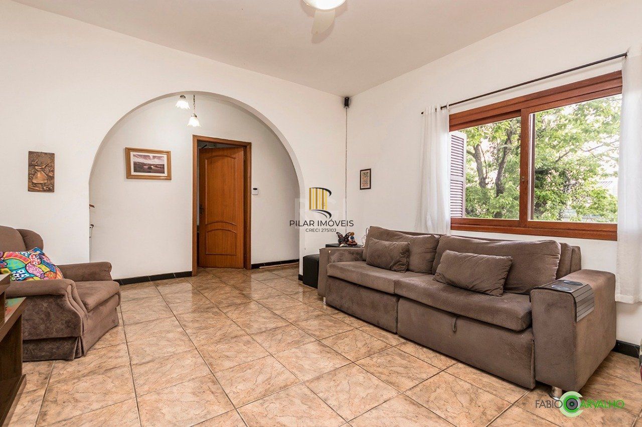 Casa para Venda - 168m², 3 dormitórios, sendo 1 suites, 3 vagas - Medianeira