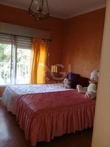 Sobrado para Venda - 440m², 8 dormitórios, sendo 3 suites, 4 vagas - Harmonia