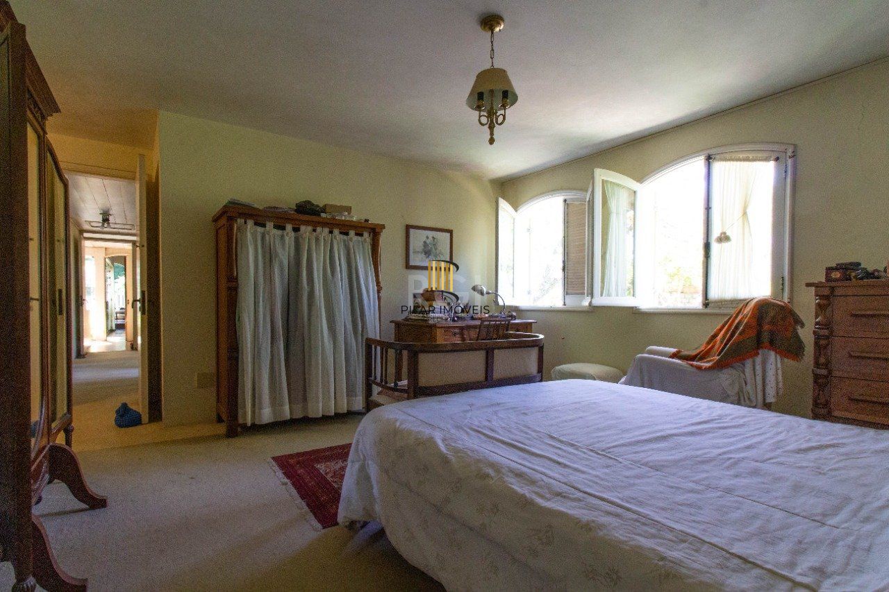 Casa para Venda - 422m², 6 dormitórios, sendo 2 suites, 5 vagas - Vila Assunção