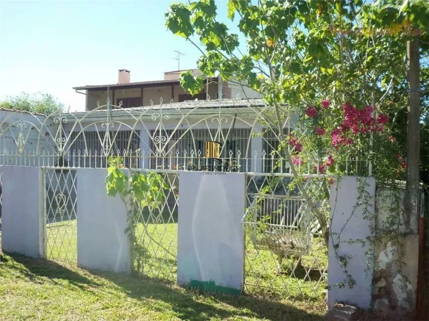 Casa a venda no bairro Ponta Grossa com 3 quartos / 1 suite / 2 banheiros / 2 vagas - Pilar Imóveis