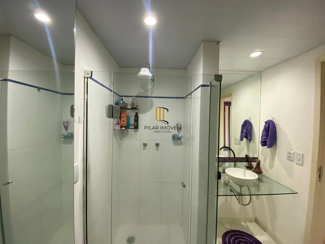 Apartamento Mobiliado a venda / Avenida Independência / 2 Dormitórios