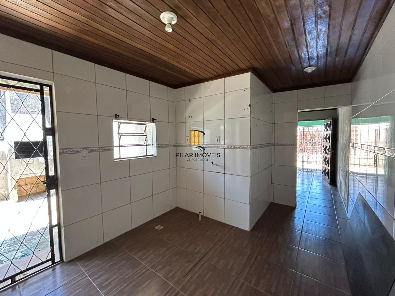 CASA COM 2 DORMITÓRIOS NO  BAIRRO FARRAPOS