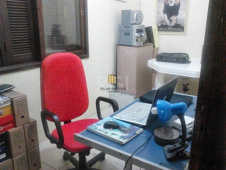 Casa para Venda - 147m², 3 dormitórios, 2 vagas - Rubem Berta