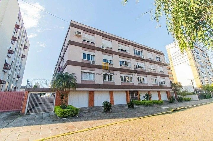 Apartamento à venda/ Três dorm/ Elevador/Garagem/ Amplo/ Bem Localizado