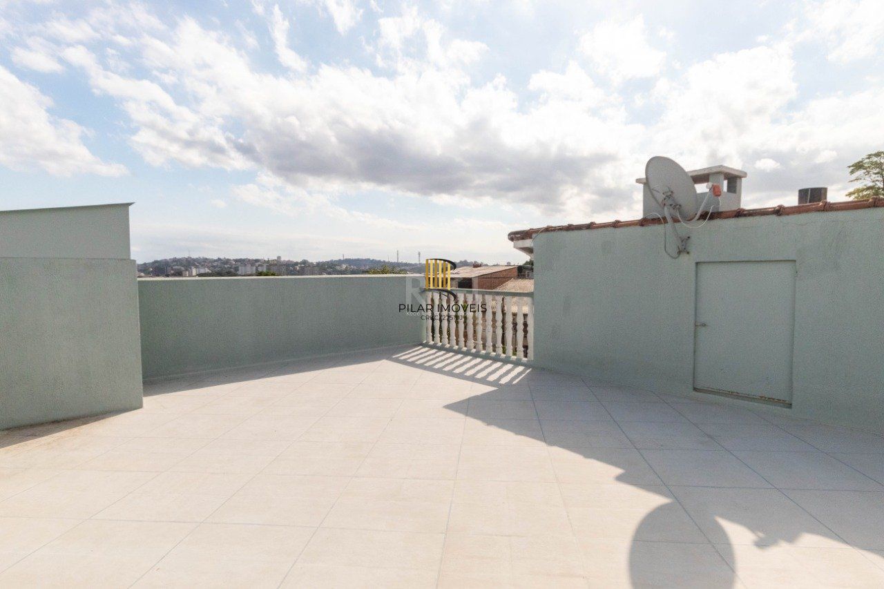 Casa para Venda - 250m², 3 dormitórios, sendo 2 suites, Partenon