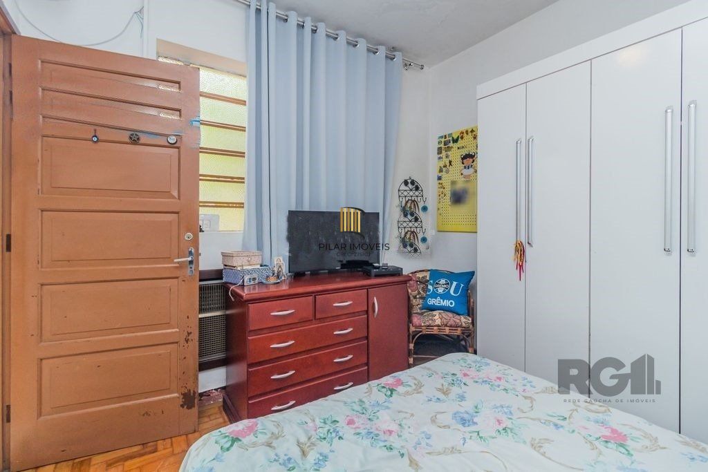 Casa 4 dormitórios no bairro Navegantes