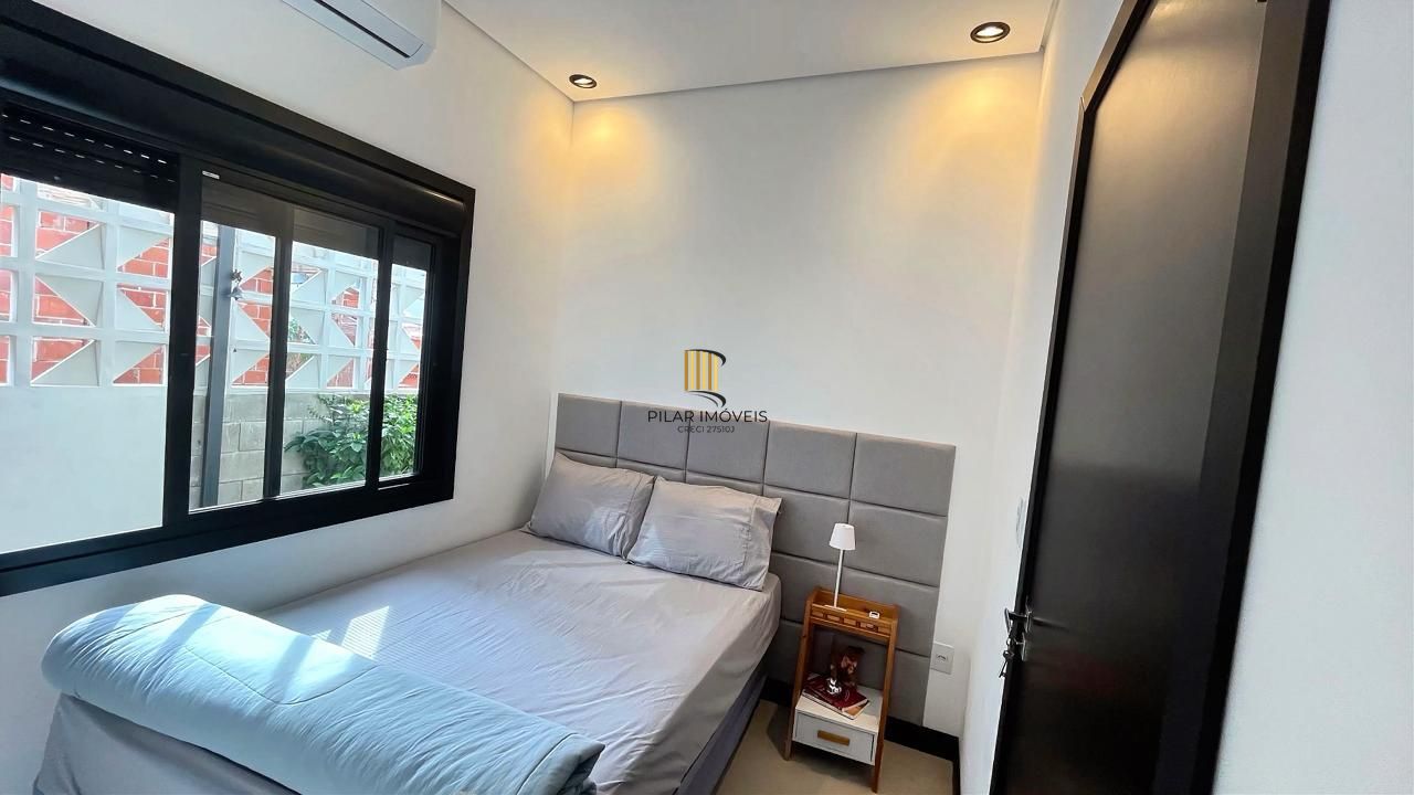 Casa Moderna com Suíte, Hidromassagem, Jardim e 2 Vagas