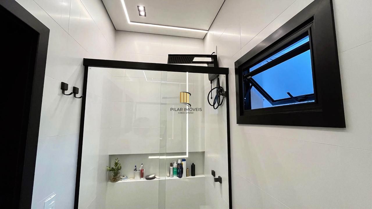 Casa Moderna com Suíte, Hidromassagem, Jardim e 2 Vagas