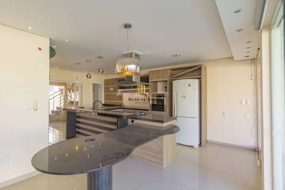 Casa a venda no bairro Moinhos de vento / Canoas RS com 4 quartos /  1 suite / 2 banheiros / 2 vagas