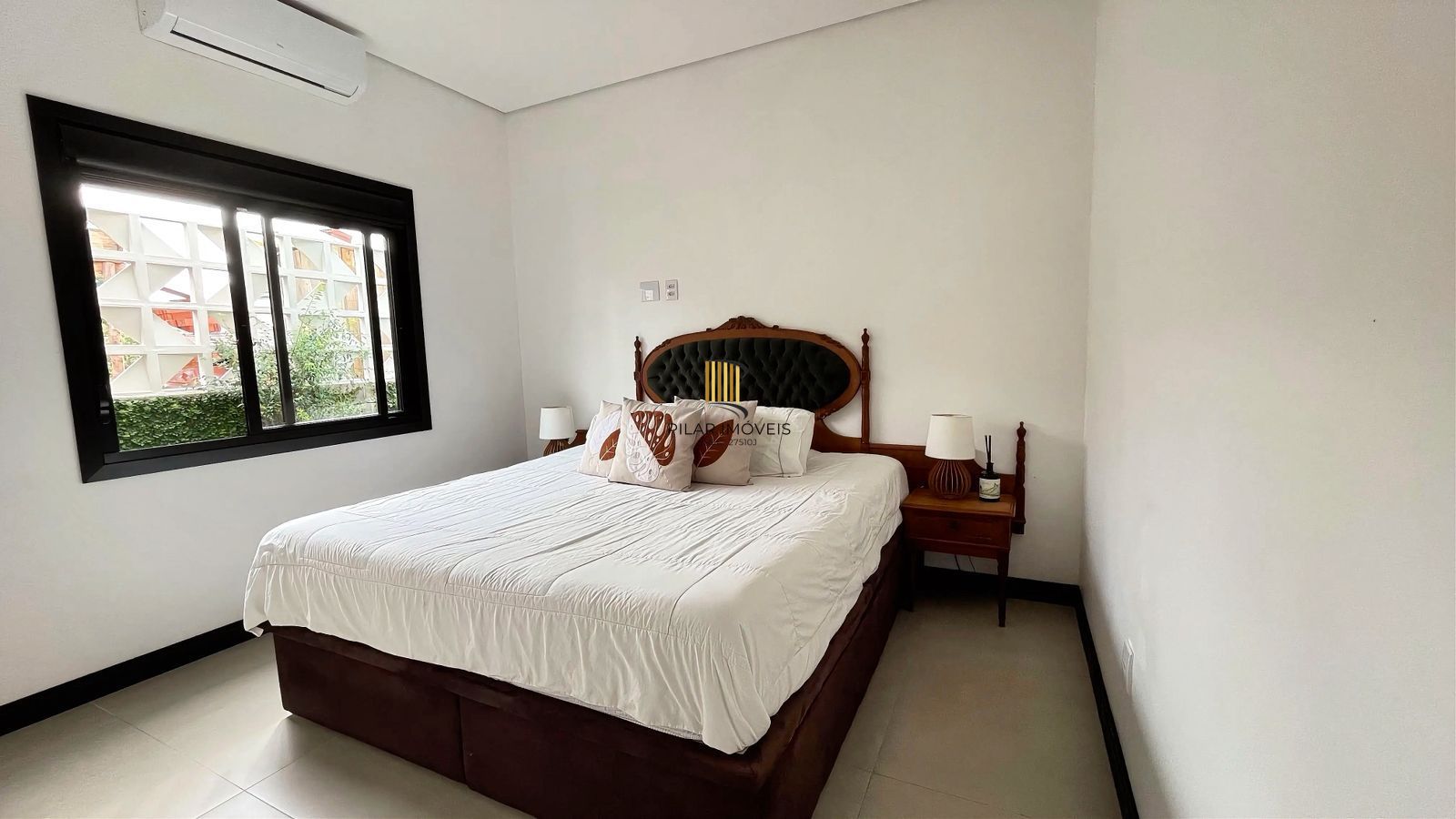 Casa Moderna com Suíte, Hidromassagem, Jardim e 2 Vagas